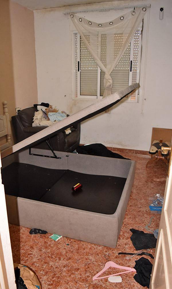 Okkupanten har ikke v&aelig;rt s&aring; n&oslash;ye med &aring; f&aring; med seg mange av eiendelene sine f&oslash;r utflytting.